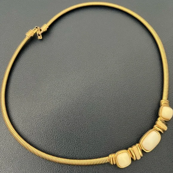 Vintage TRIFARI Omega Chain Choker Statement Necklace - Picture 2 of 4